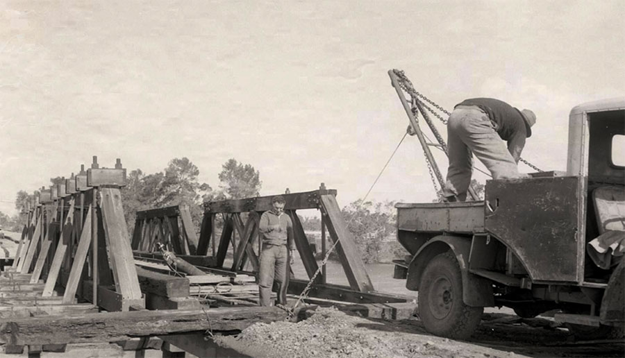 Perhaps demolishing the old Bridge.jpg
