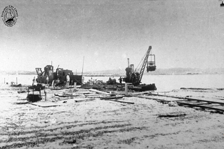 Blackswanand Priestman dredge removing bar for fremantle entrance. photo fremantle Library.